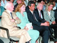 Με την αείμνηστη Μελίνα Μερκούρη, τον σύζυγό της Ζιλ Ντασέν και τον αείμνηστο Αντώνη Σαμαράκη